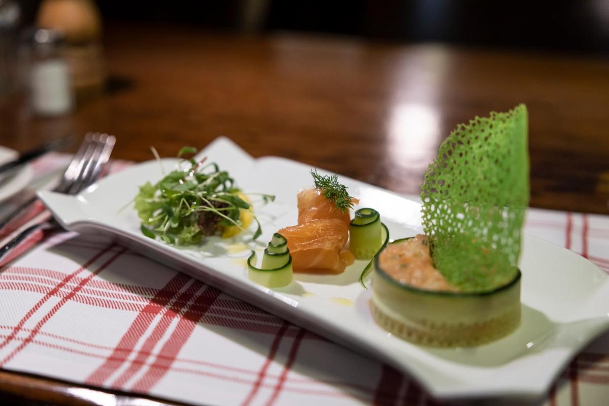 Swiss-Chalet Merlischachen - Romantik Schloss-Hotel am See