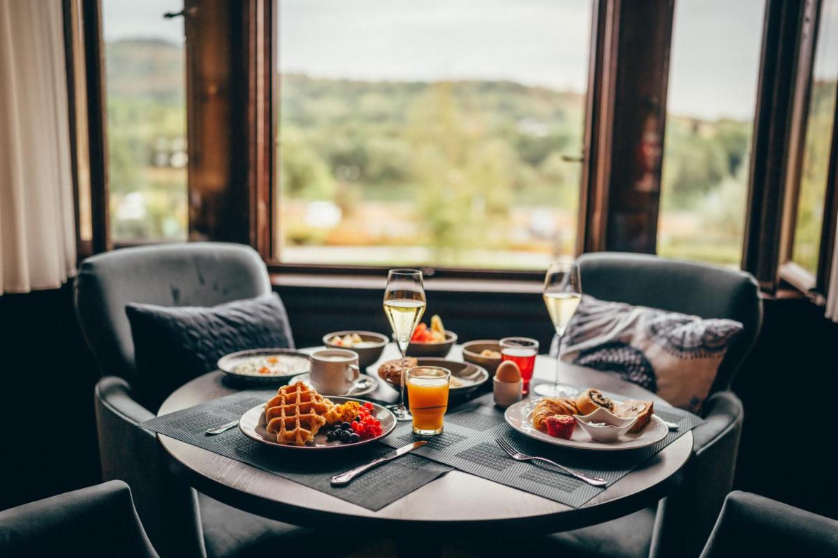 Schloss Lieser, Autograph Collection