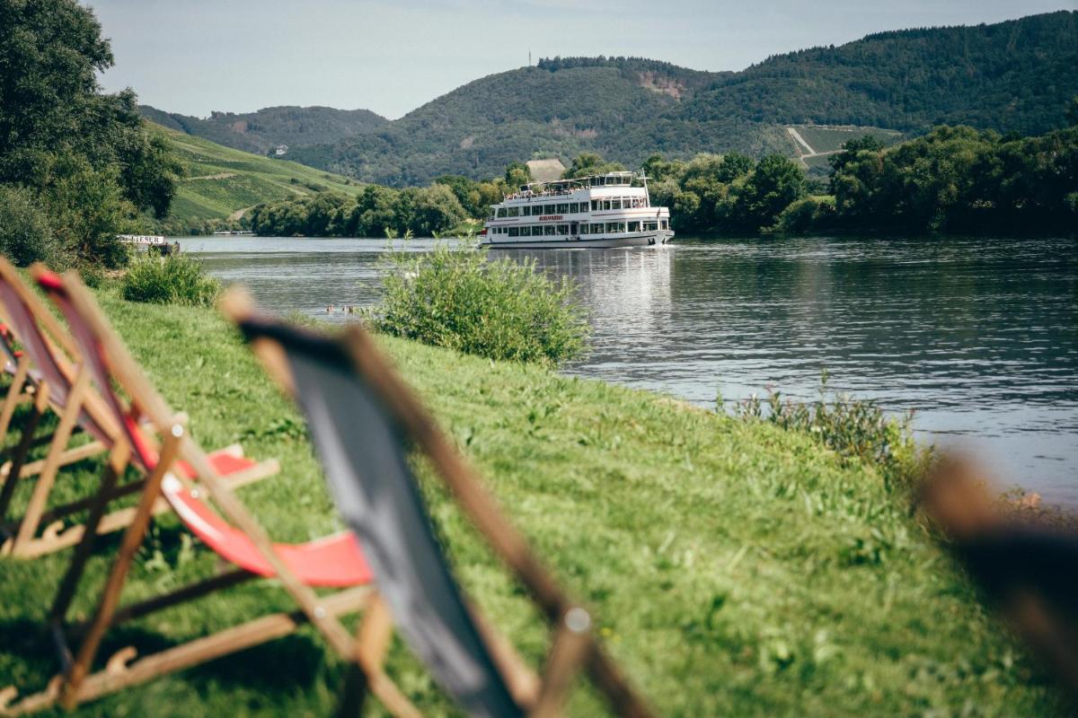 Schloss Lieser, Autograph Collection