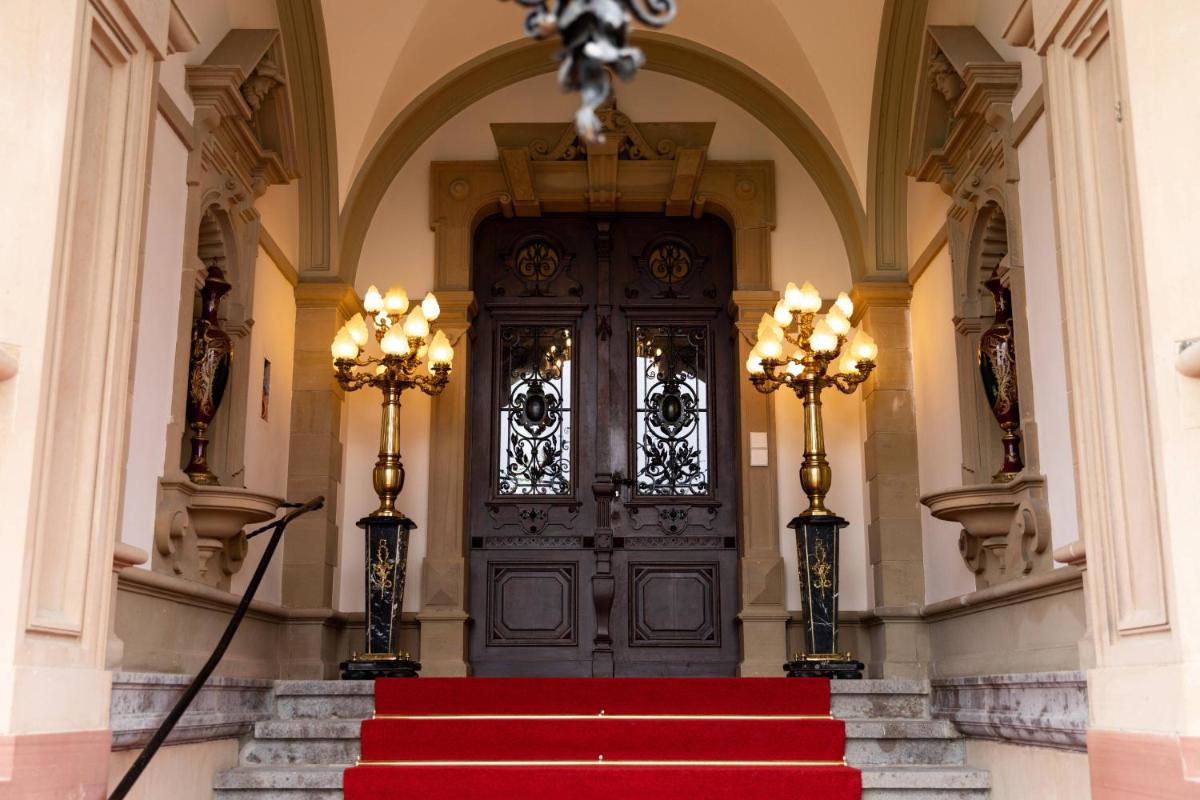 Schloss Lieser, Autograph Collection