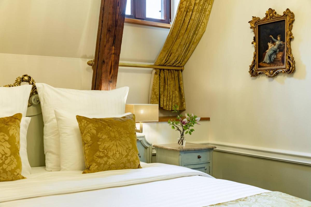 Schloss Lieser, Autograph Collection