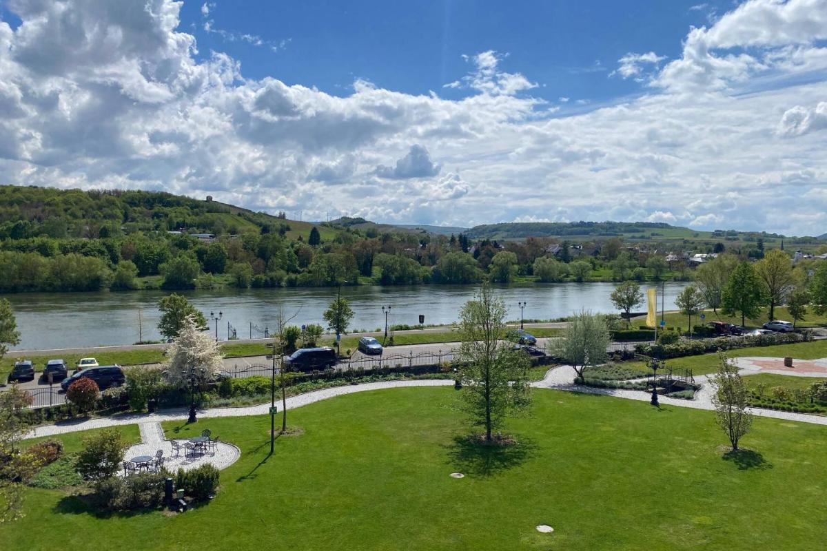 Schloss Lieser, Autograph Collection