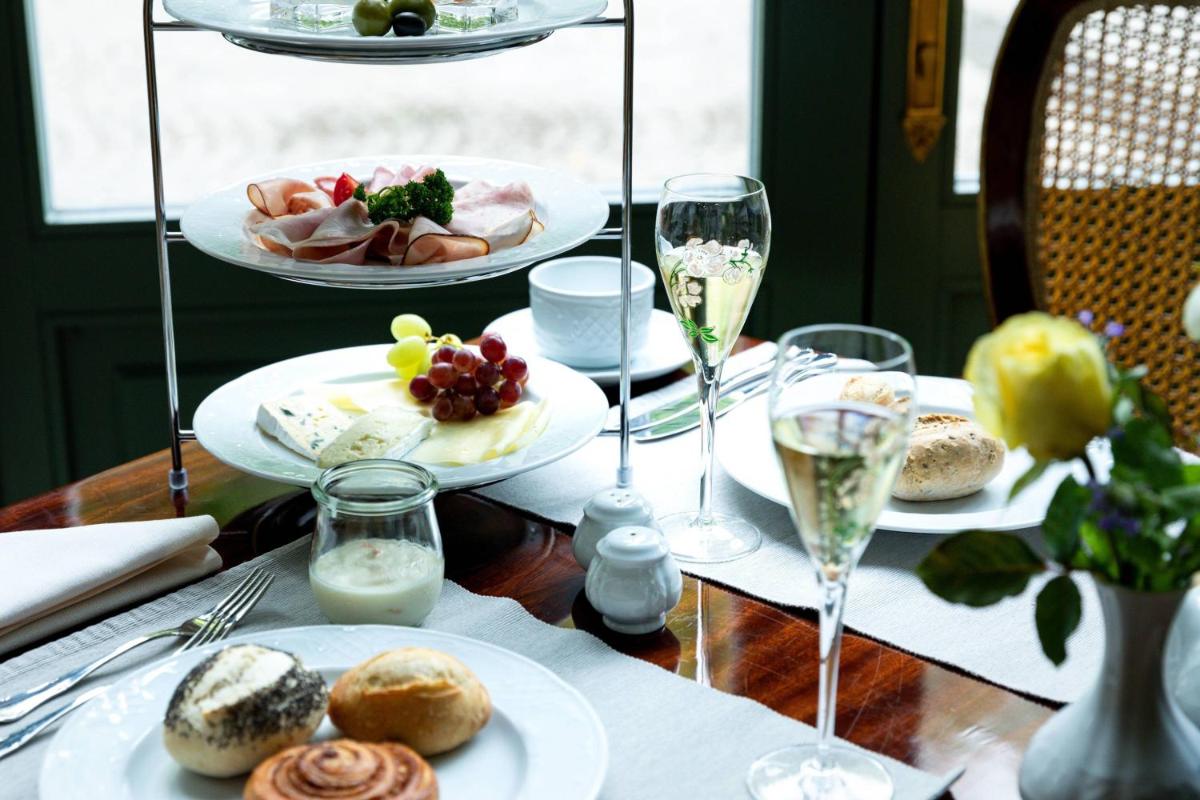 Schloss Lieser, Autograph Collection