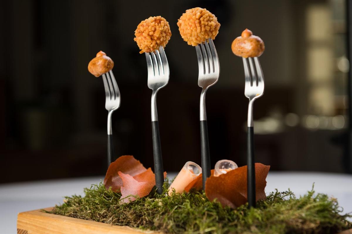 Schloss Prielau Hotel & Restaurants