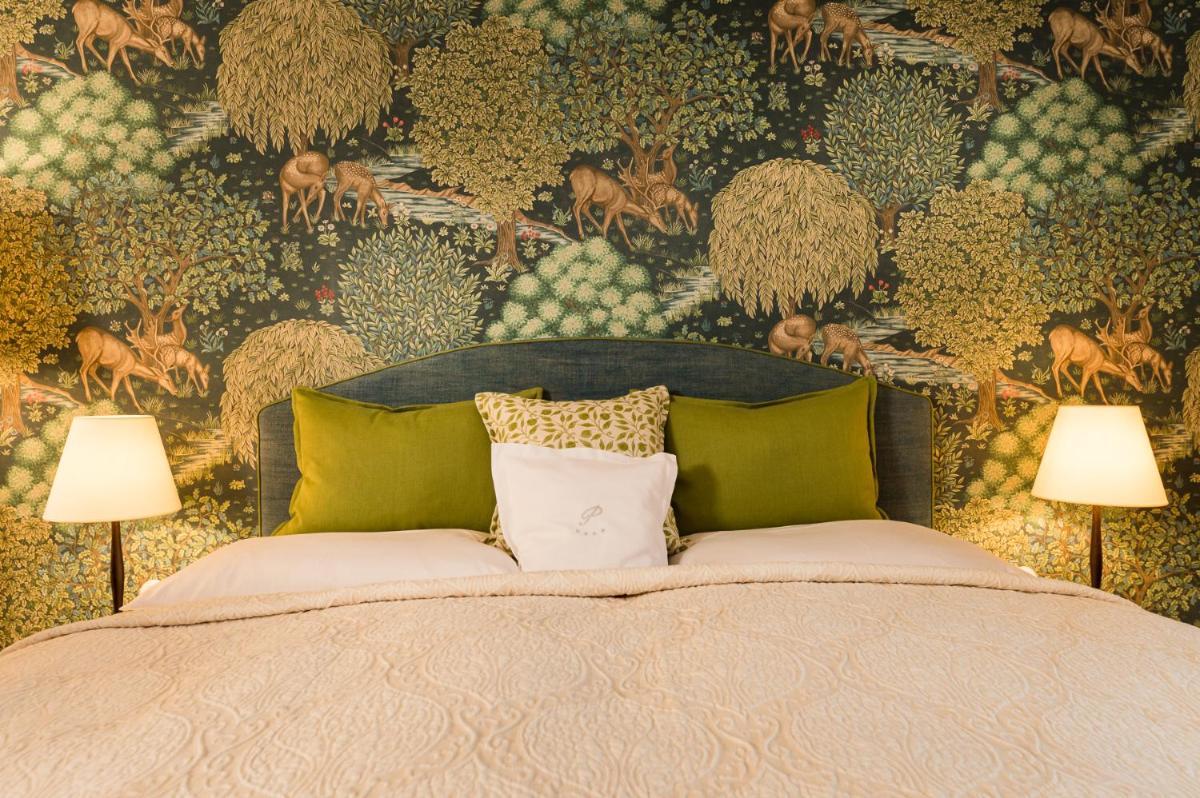 Schloss Prielau Hotel & Restaurants