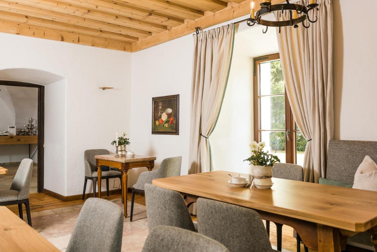 Schloss Prielau Hotel & Restaurants