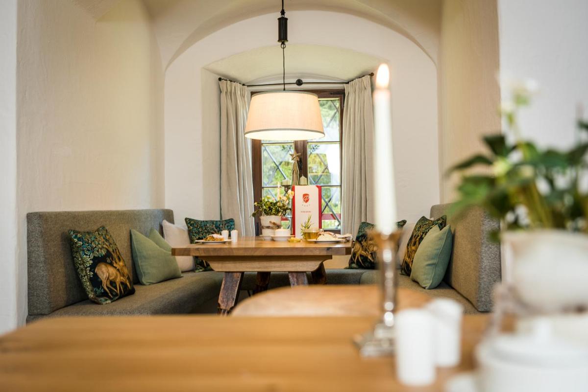 Schloss Prielau Hotel & Restaurants