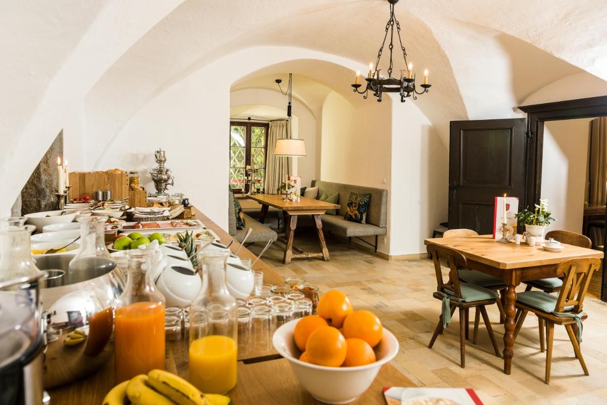 Schloss Prielau Hotel & Restaurants