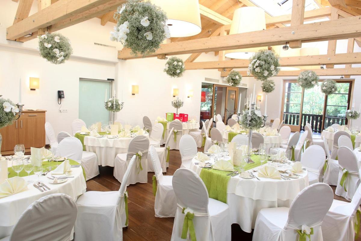Schloss Prielau Hotel & Restaurants