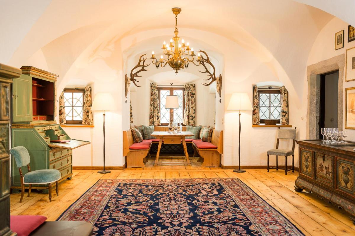 Schloss Prielau Hotel & Restaurants