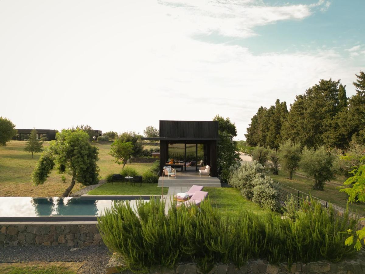 Scorzamara Country Lodges - Retreats with Private Pool or Jacuzzi
