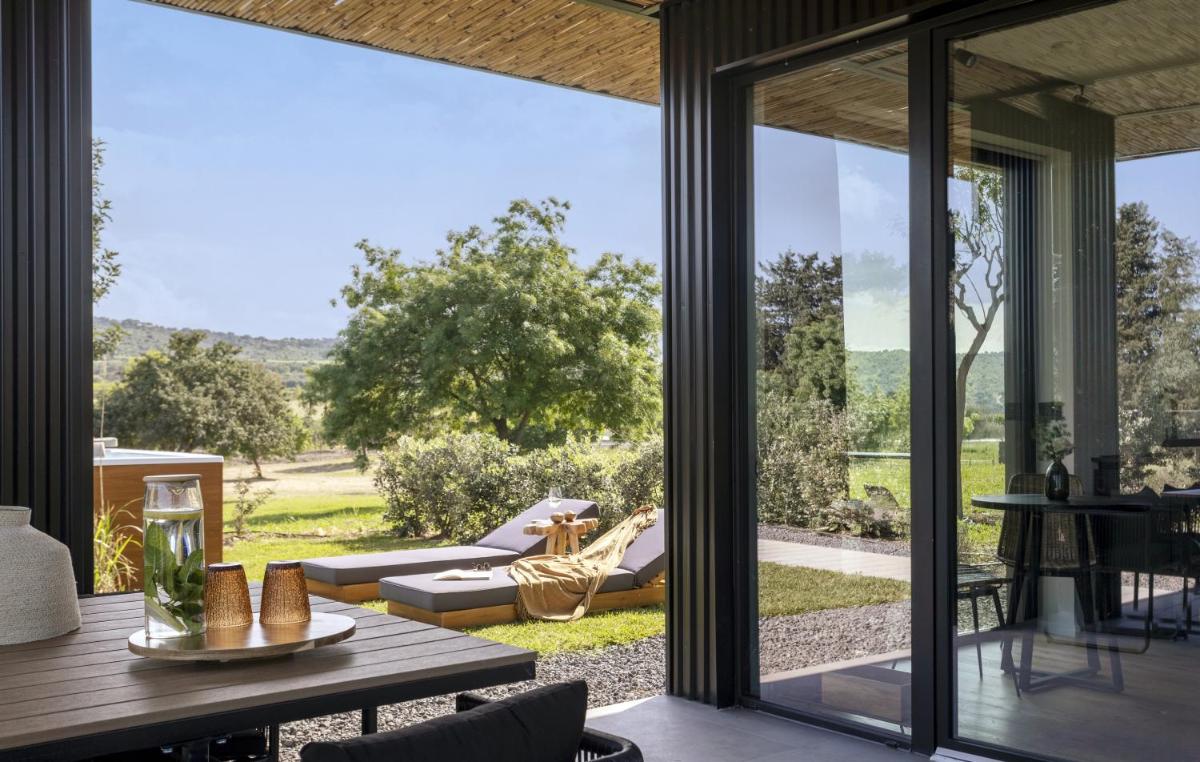 Scorzamara Country Lodges - Retreats with Private Pool or Jacuzzi
