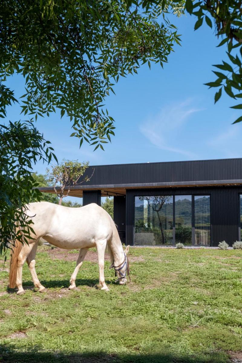 Scorzamara Country Lodges - Retreats with Private Pool or Jacuzzi