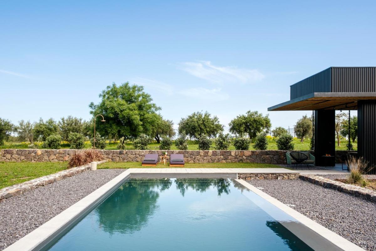 Scorzamara Country Lodges - Retreats with Private Pool or Jacuzzi