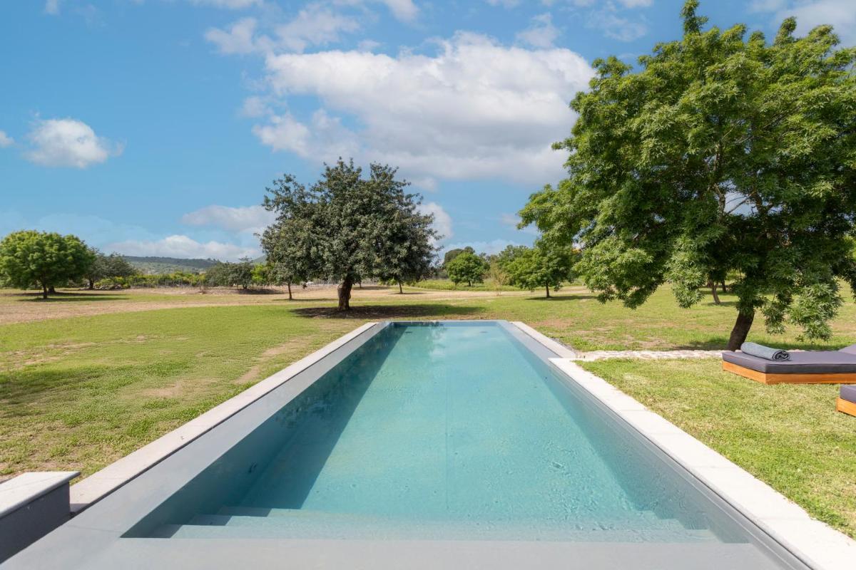 Scorzamara Country Lodges - Retreats with Private Pool or Jacuzzi