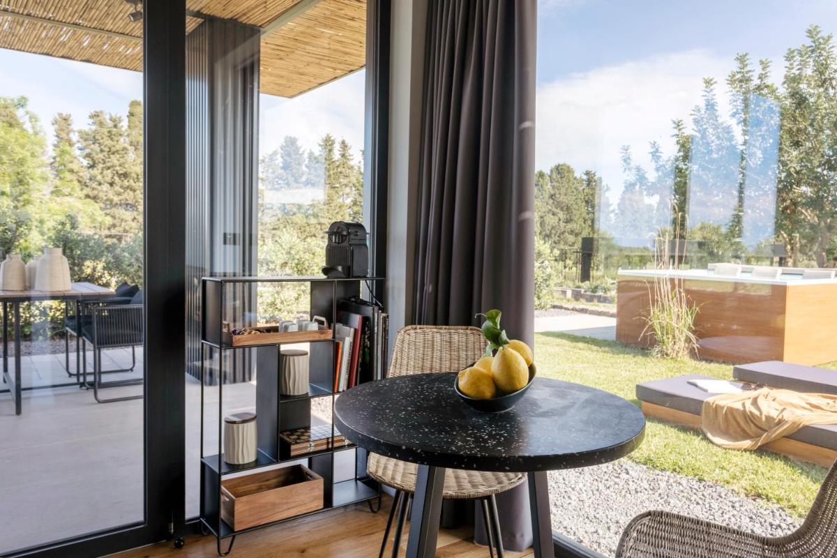 Scorzamara Country Lodges - Retreats with Private Pool or Jacuzzi