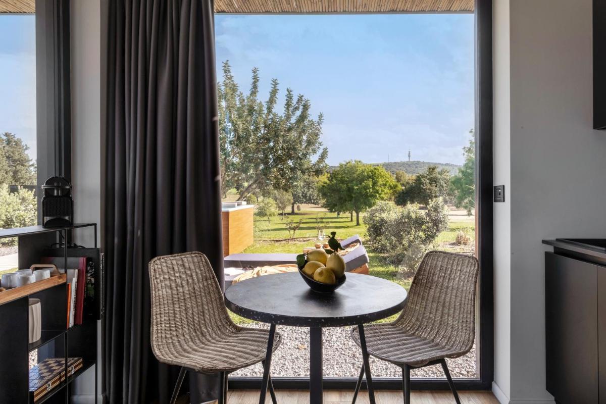 Scorzamara Country Lodges - Retreats with Private Pool or Jacuzzi