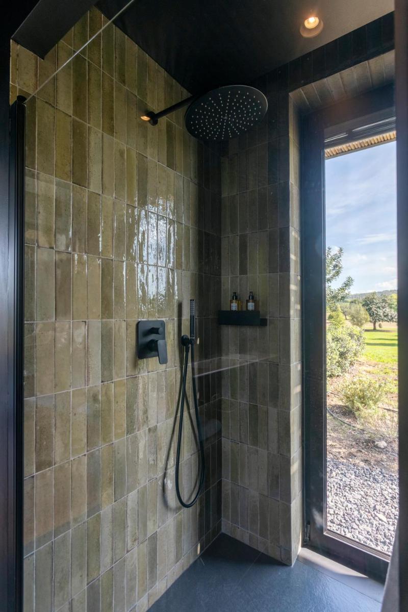 Scorzamara Country Lodges - Retreats with Private Pool or Jacuzzi