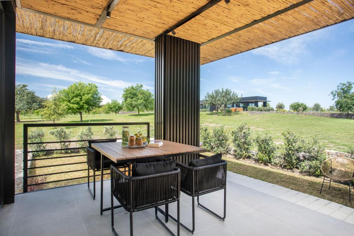 Scorzamara Country Lodges - Retreats with Private Pool or Jacuzzi