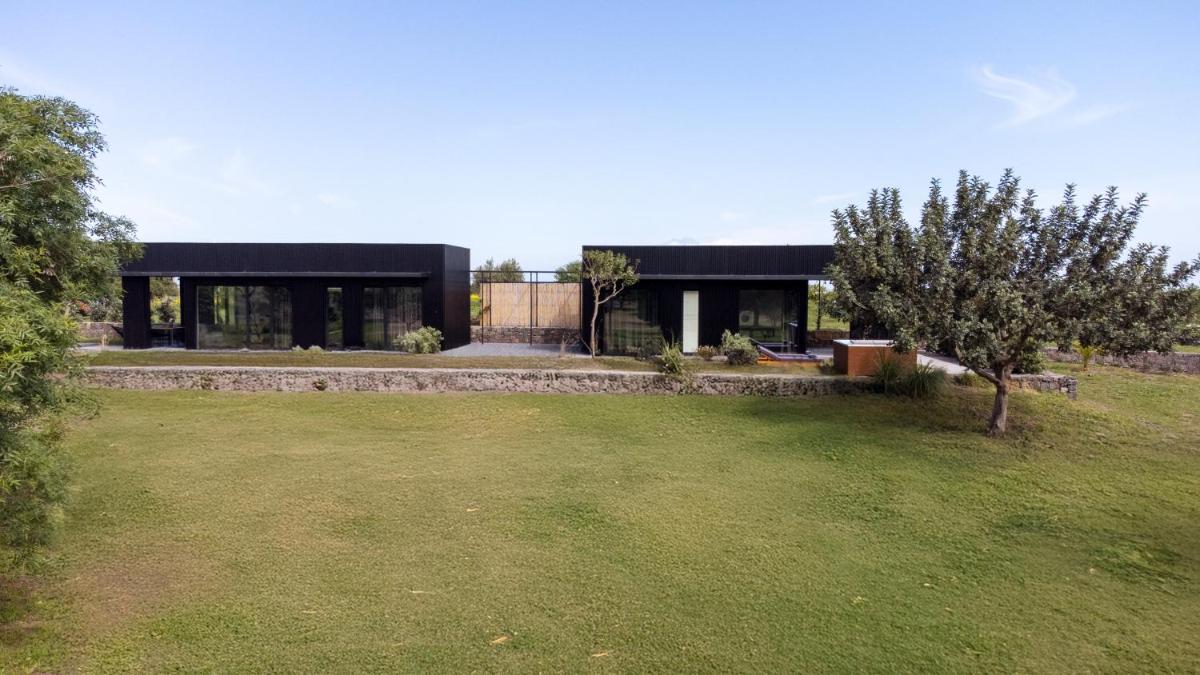 Scorzamara Country Lodges - Retreats with Private Pool or Jacuzzi