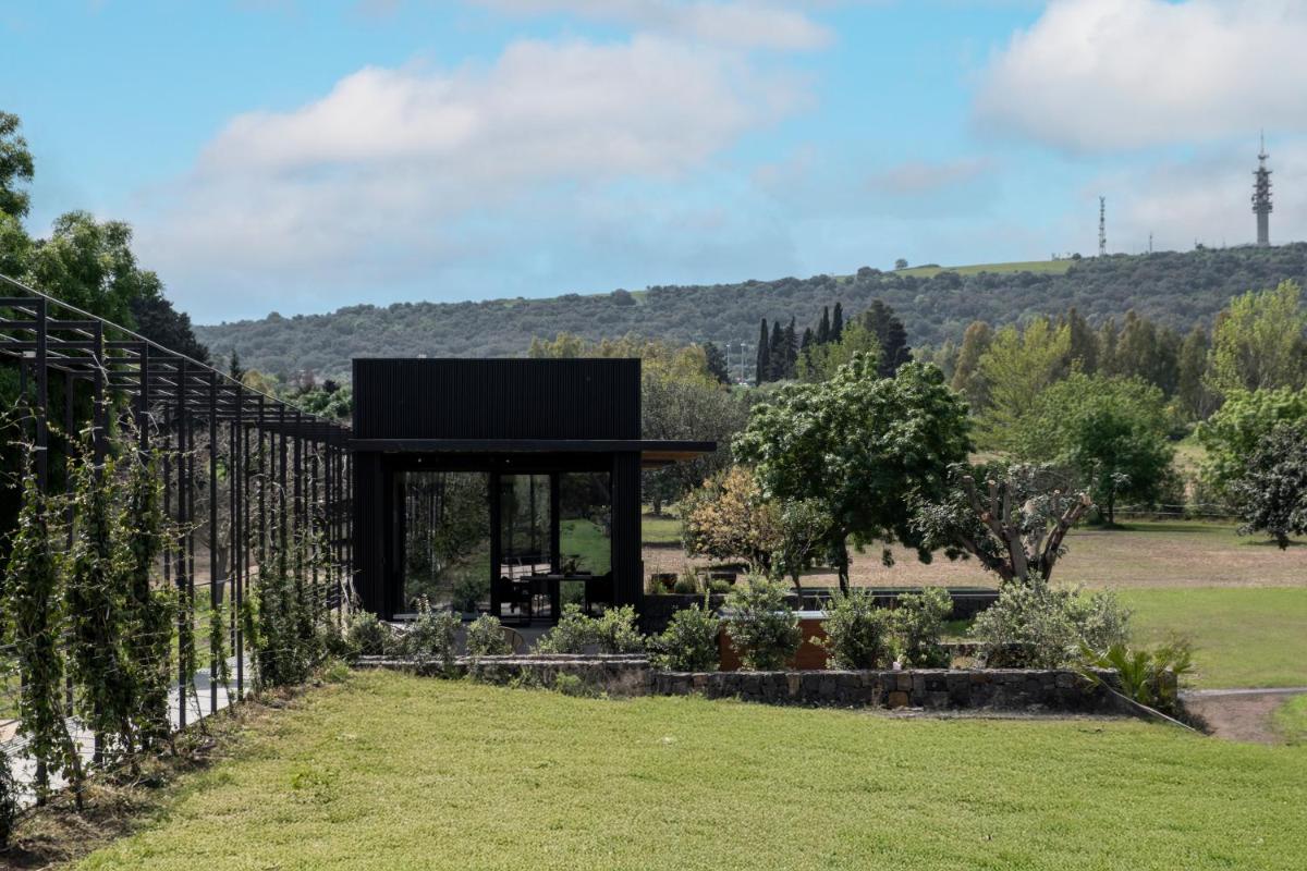 Scorzamara Country Lodges - Retreats with Private Pool or Jacuzzi