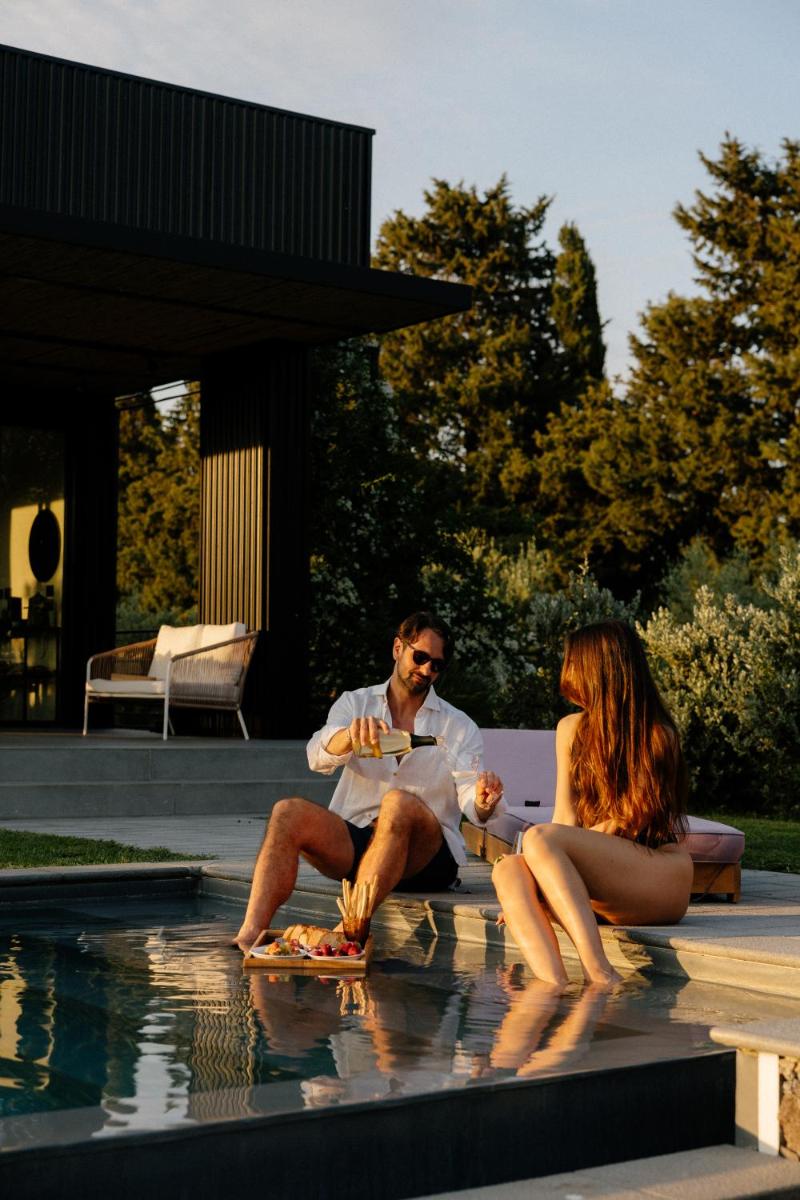 Scorzamara Country Lodges - Retreats with Private Pool or Jacuzzi