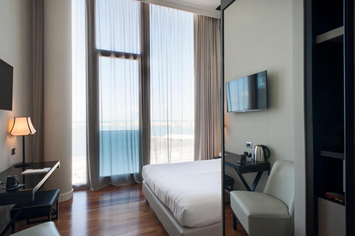 SeePort Hotel
