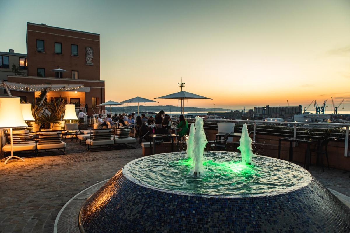 SeePort Hotel