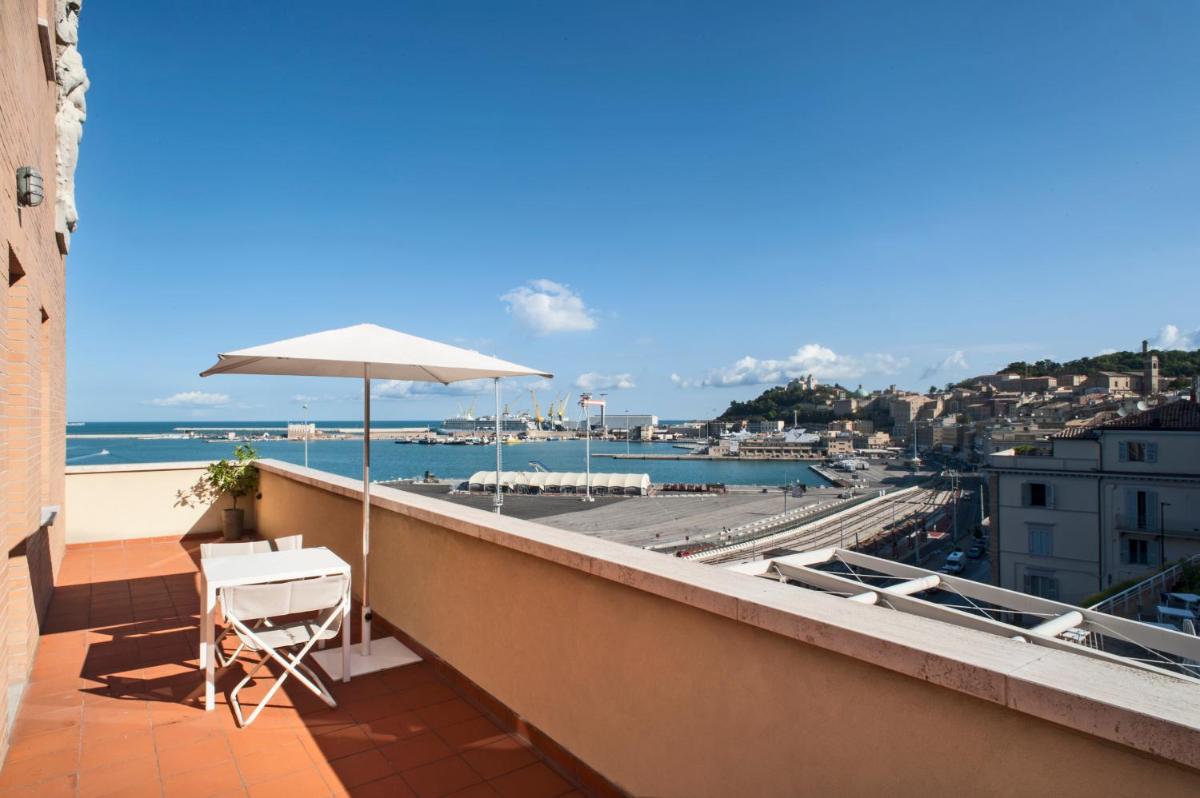 SeePort Hotel