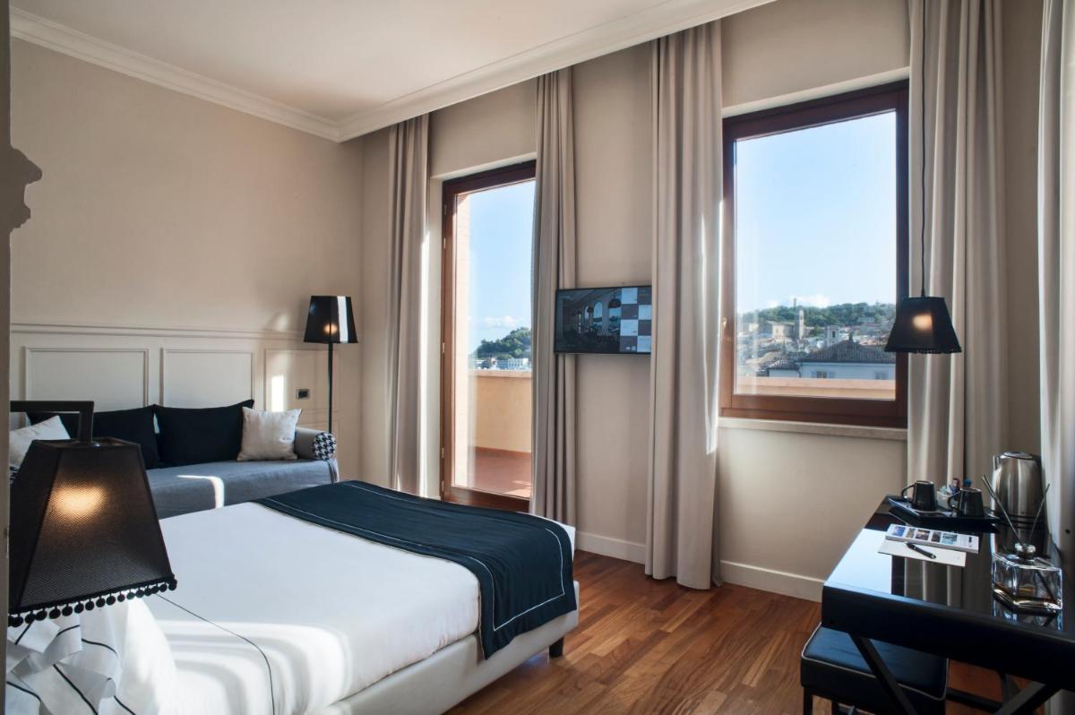 SeePort Hotel