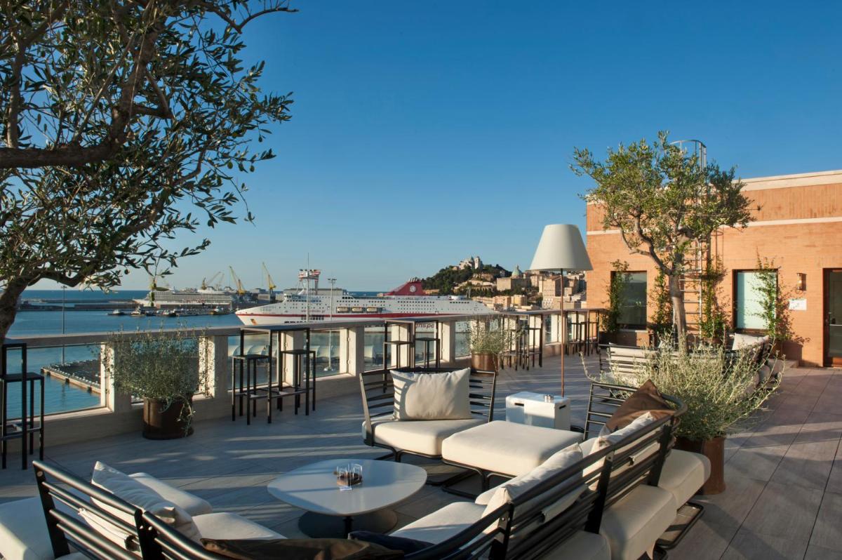 SeePort Hotel