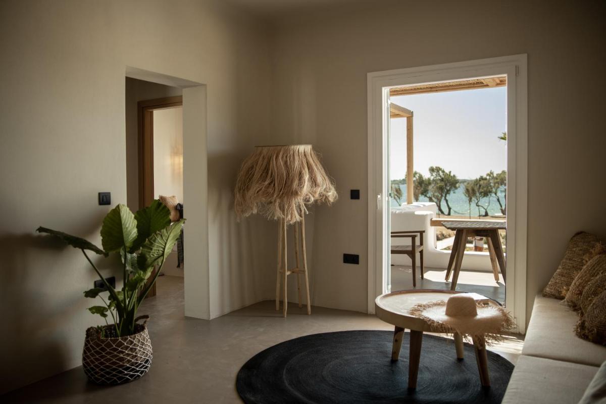 Seesoo Paros Beachfront Luxury Hideaway