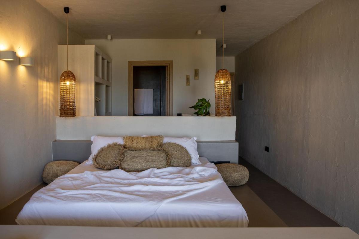 Seesoo Paros Beachfront Luxury Hideaway