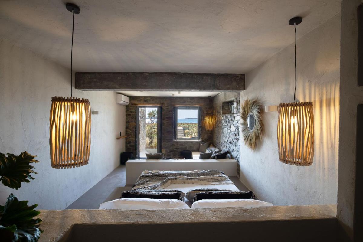Seesoo Paros Beachfront Luxury Hideaway