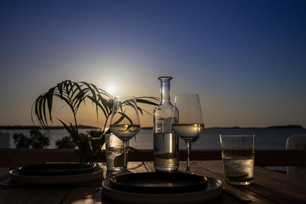 Seesoo Paros Beachfront Luxury Hideaway