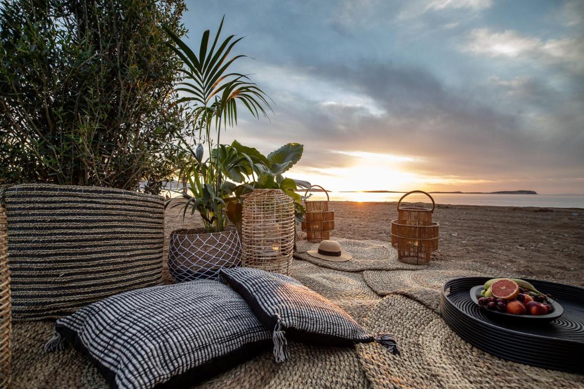 Seesoo Paros Beachfront Luxury Hideaway