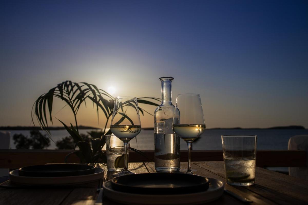 Seesoo Paros Beachfront Luxury Hideaway