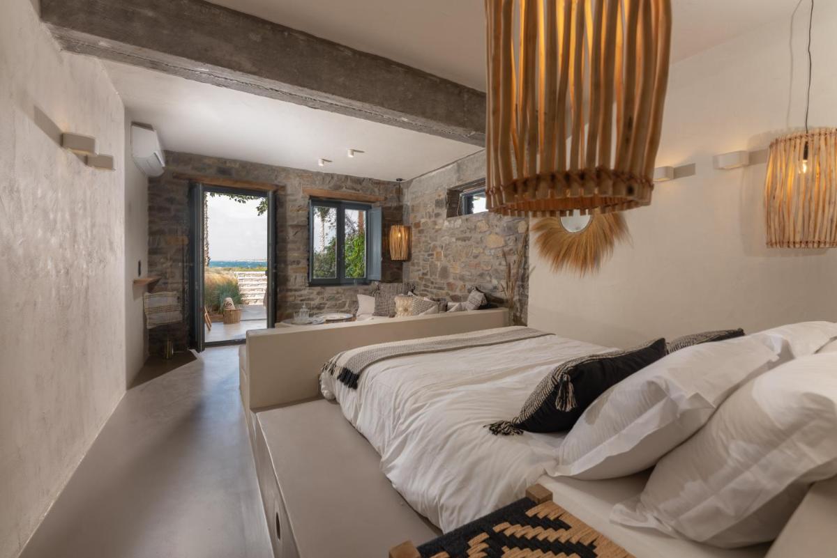 Seesoo Paros Beachfront Luxury Hideaway