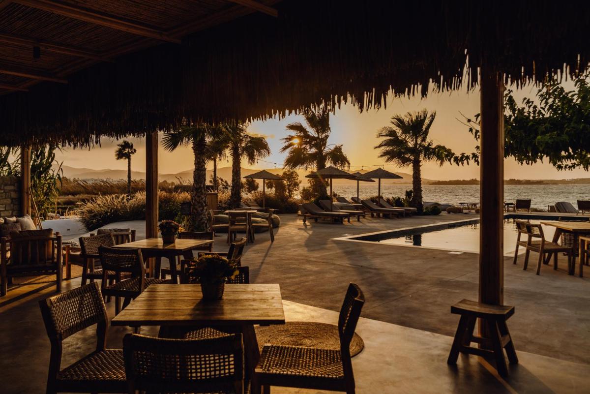 Seesoo Paros Beachfront Luxury Hideaway
