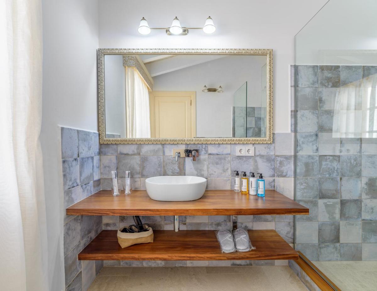 Seranova Luxury Hotel - Adults Only