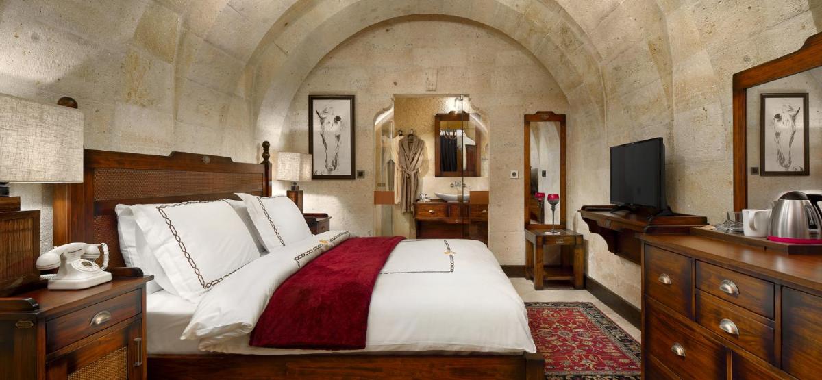 Seraphim Cave Suites & SPA