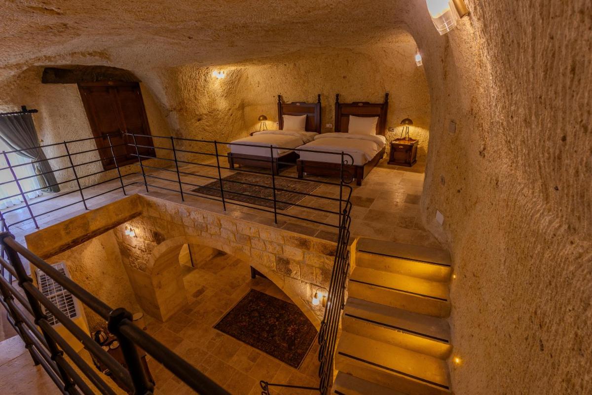 Seraphim Cave Suites & SPA