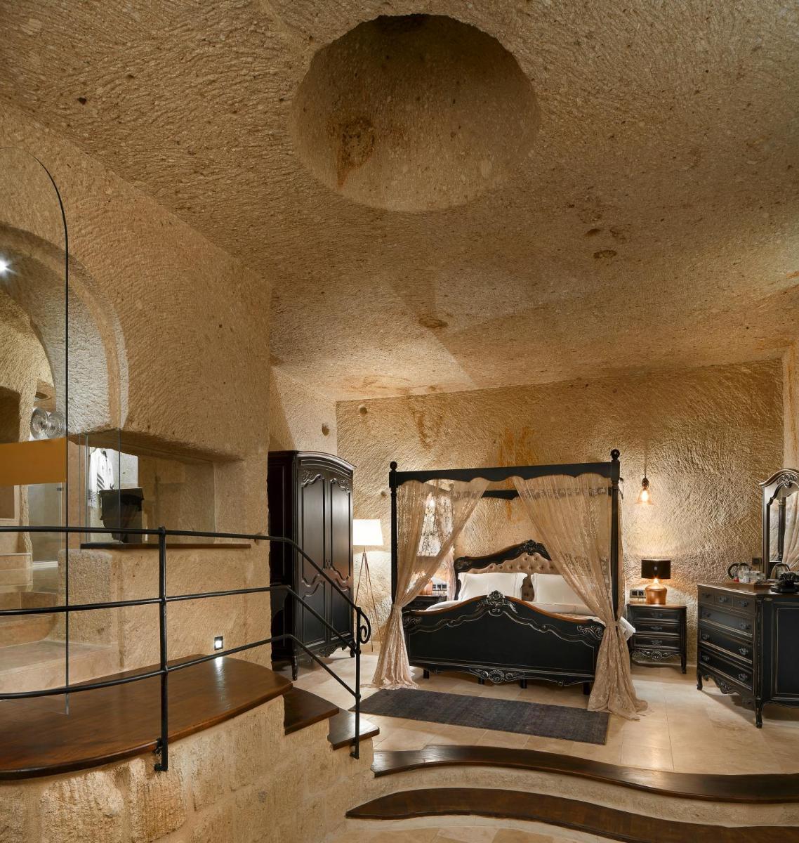 Seraphim Cave Suites & SPA