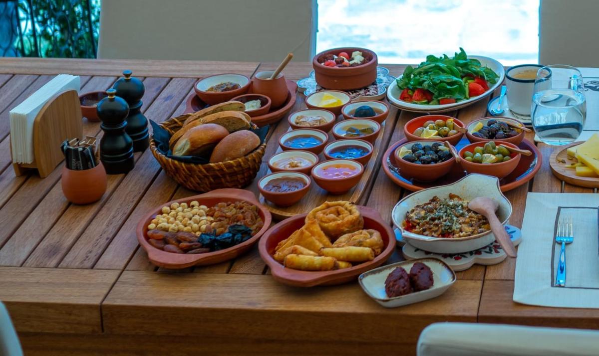 Seraphim Cave Suites & SPA