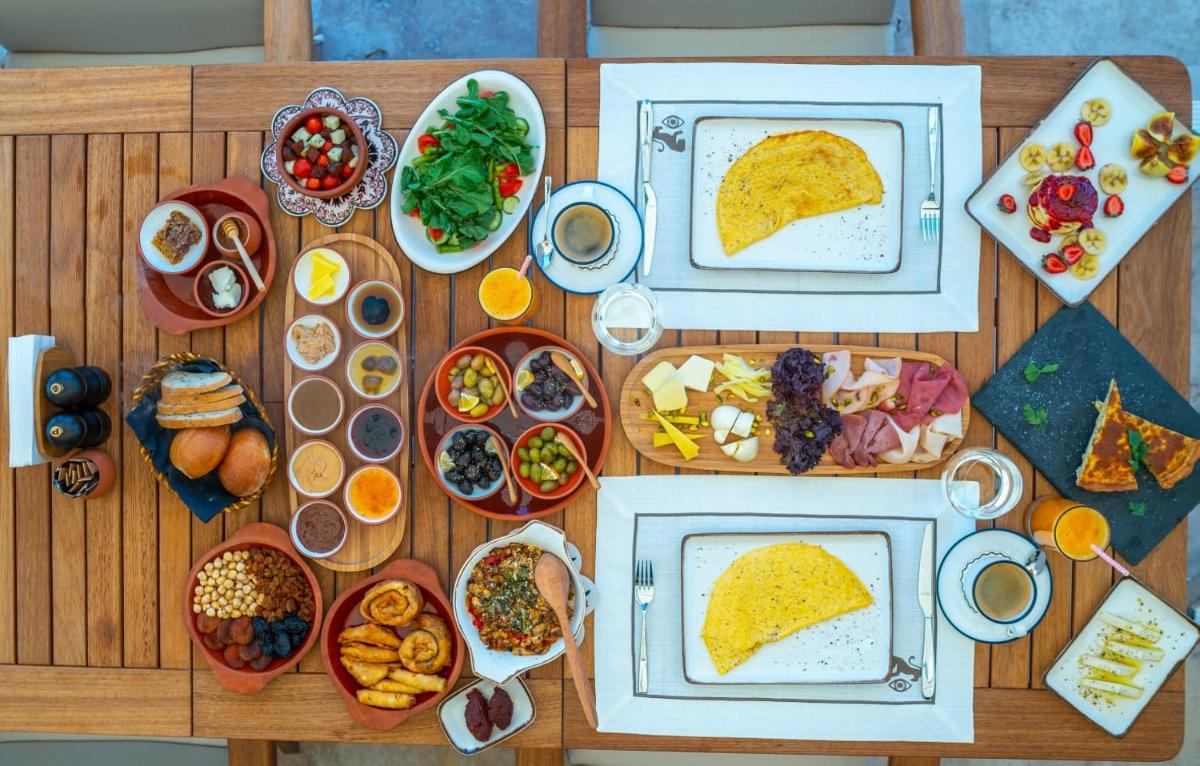 Seraphim Cave Suites & SPA