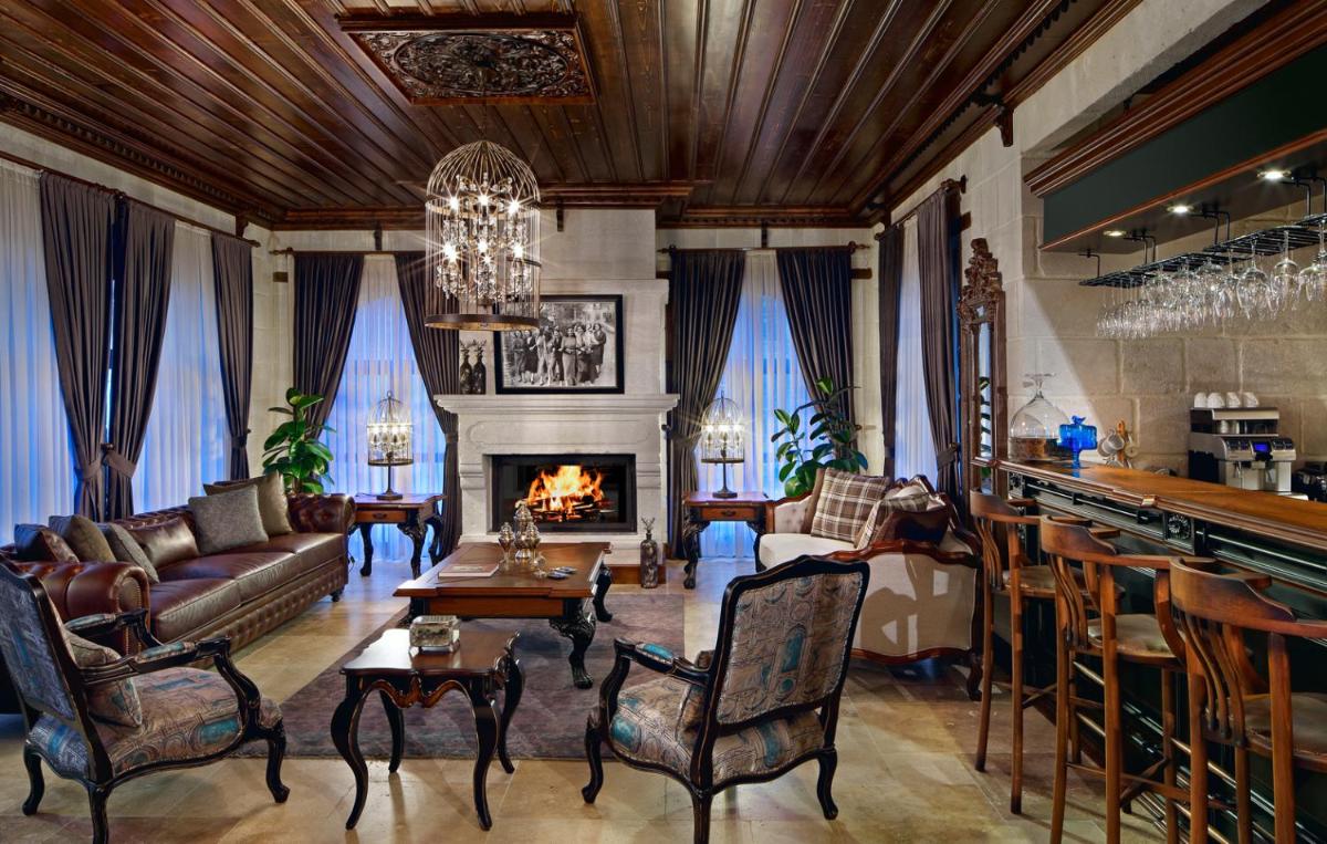 Seraphim Cave Suites & SPA