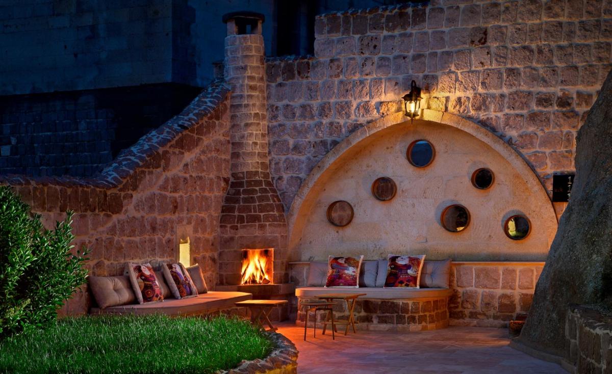 Seraphim Cave Suites & SPA