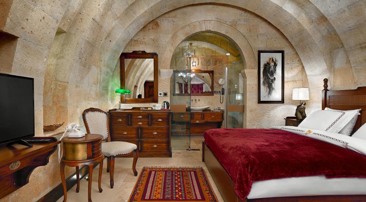 Seraphim Cave Suites & SPA
