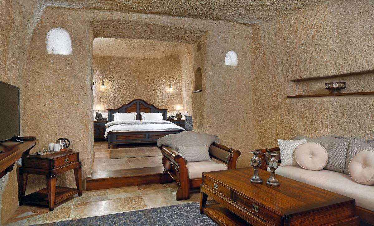 Seraphim Cave Suites & SPA