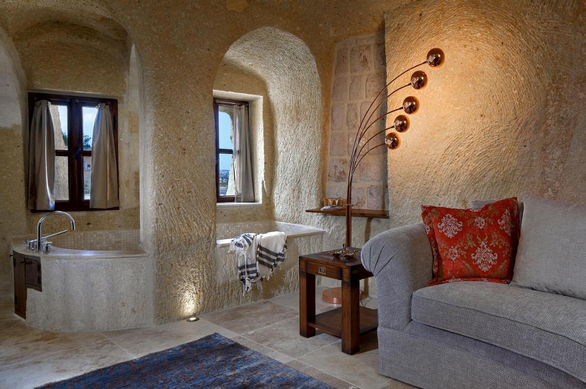 Seraphim Cave Suites & SPA